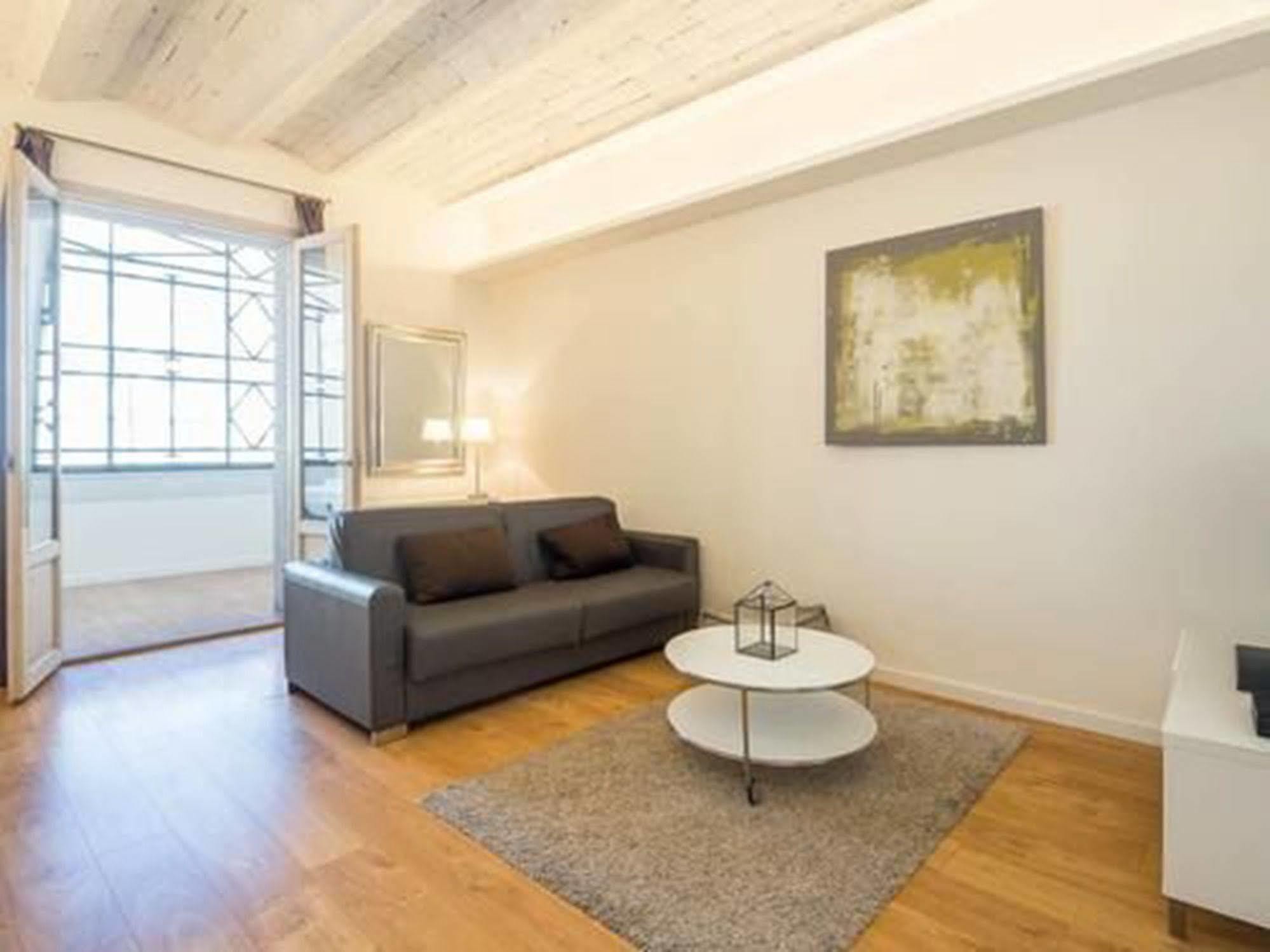 Rent Top Apartments Near Plaza De Catalunya Barcelona Kültér fotó