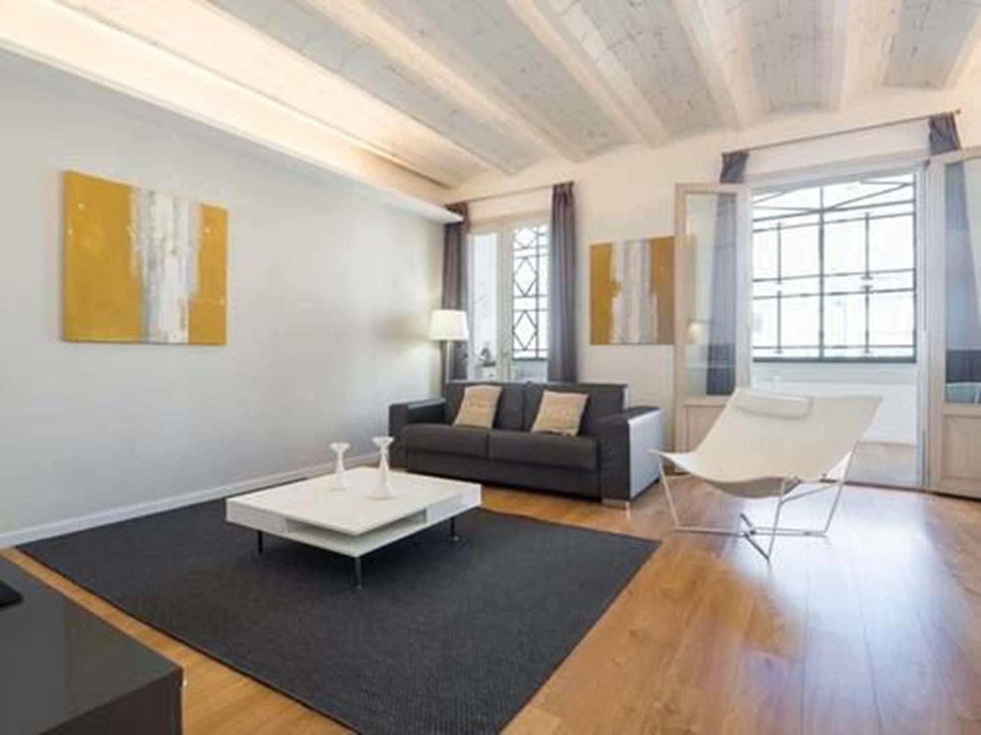 Rent Top Apartments Near Plaza De Catalunya Barcelona Kültér fotó